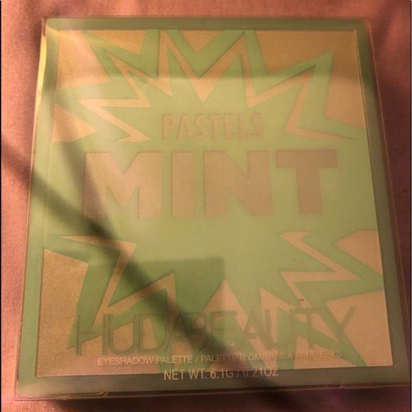 Huda beauty pastel mint obsessions palette - Picture 1 of 4